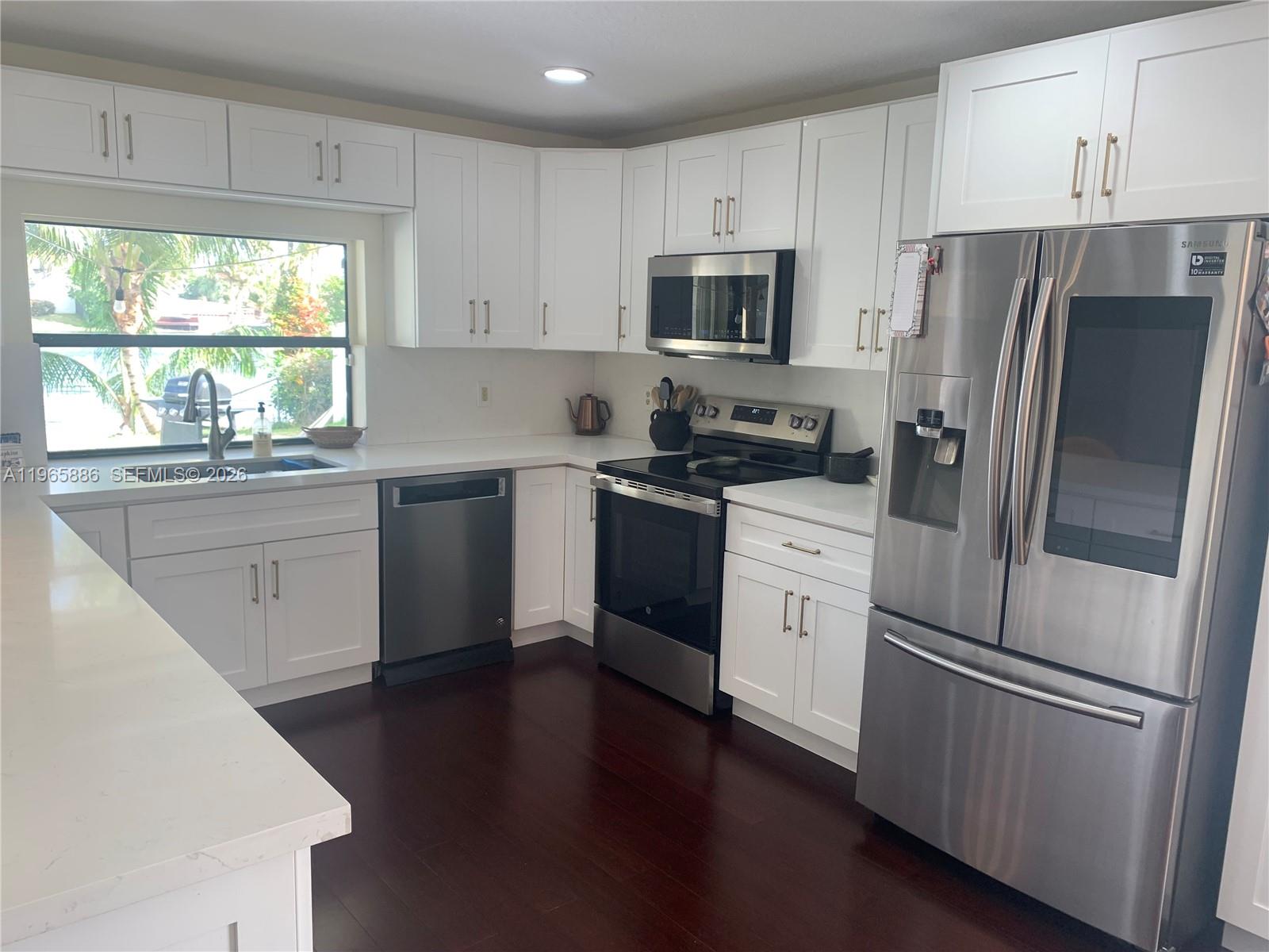 2925 E Aviary Dr Cooper City, FL 33026