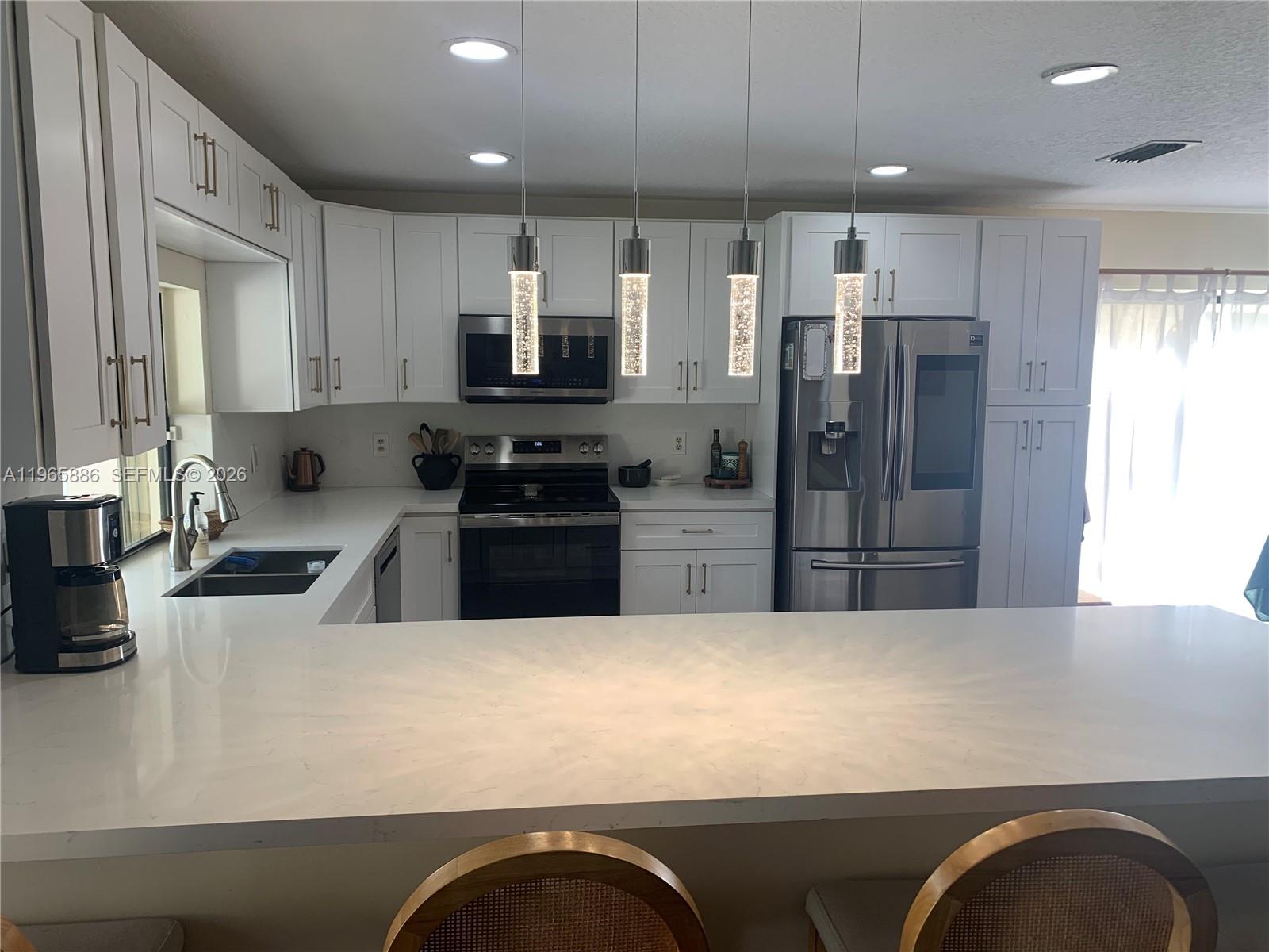 2925 E Aviary Dr Cooper City, FL 33026