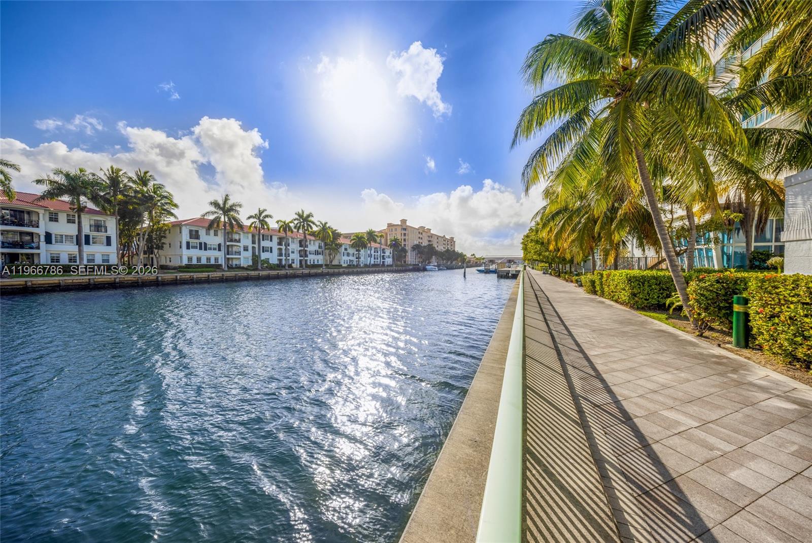 image 3030 Aventura38