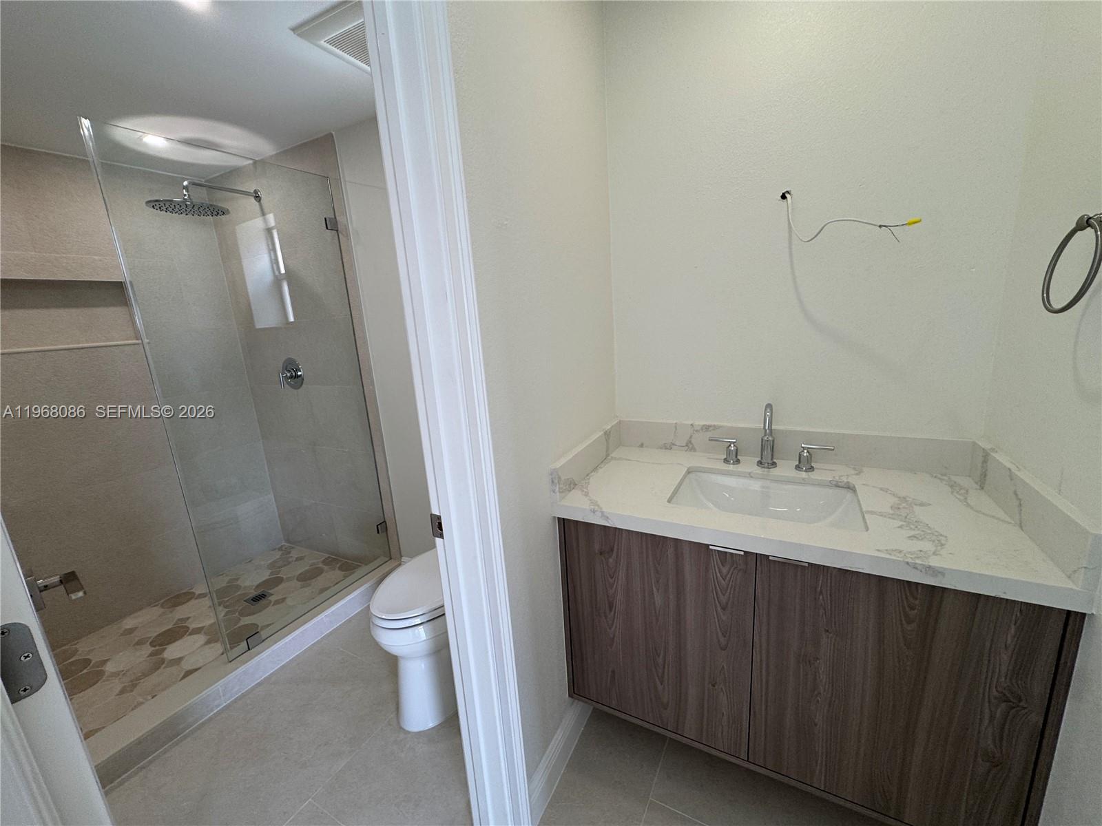 1900 W 54th St #219 Hialeah, FL 33012