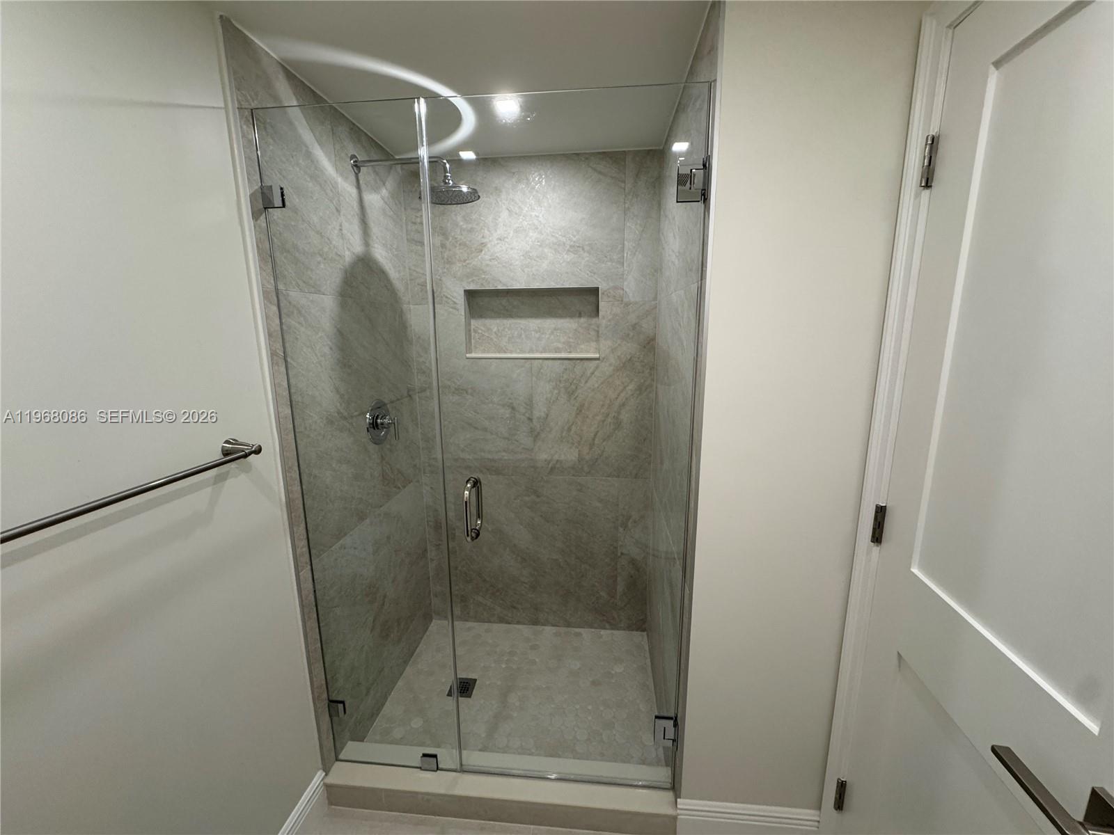 1900 W 54th St #219 Hialeah, FL 33012