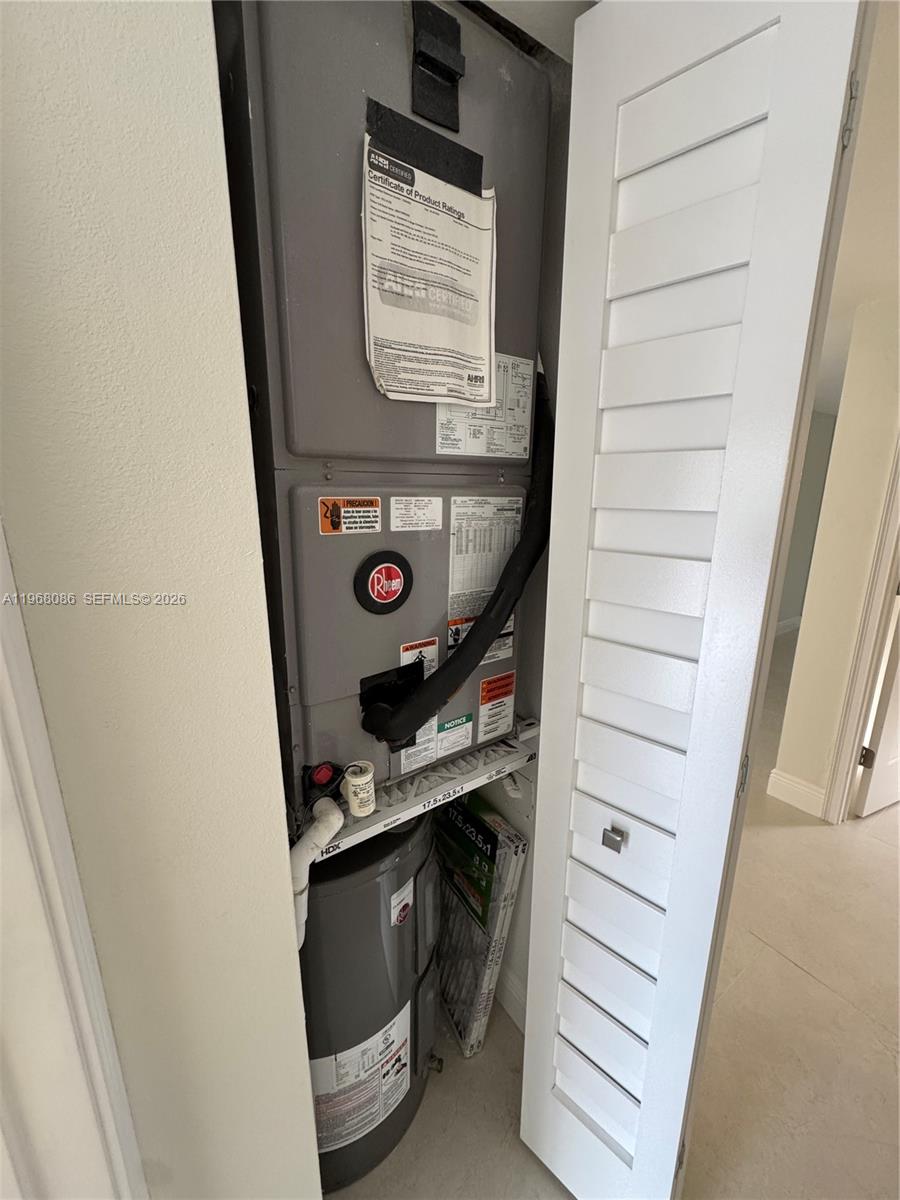 1900 W 54th St #219 Hialeah, FL 33012