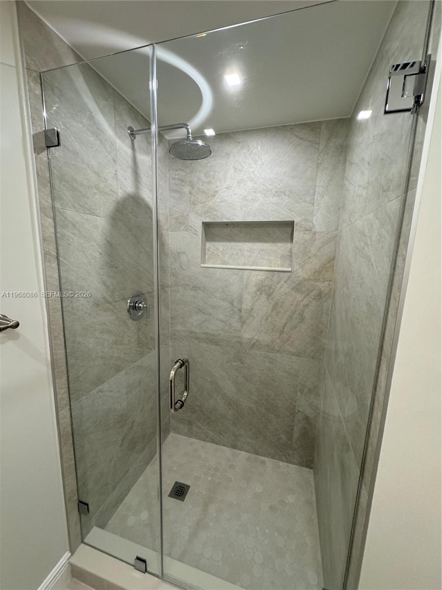 1900 W 54th St #219 Hialeah, FL 33012