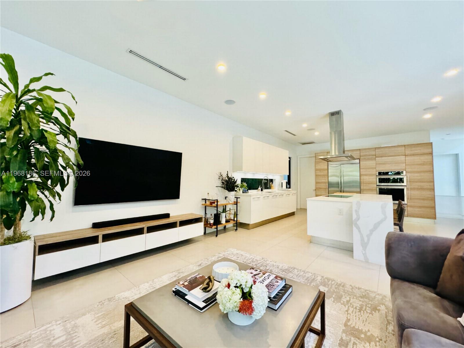 2550 Overbrook St Miami, FL 33133