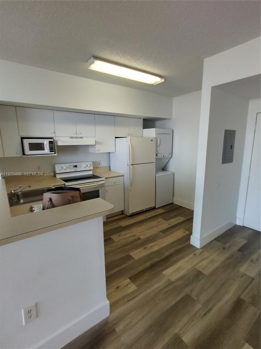 5077 NW 7th St #1405