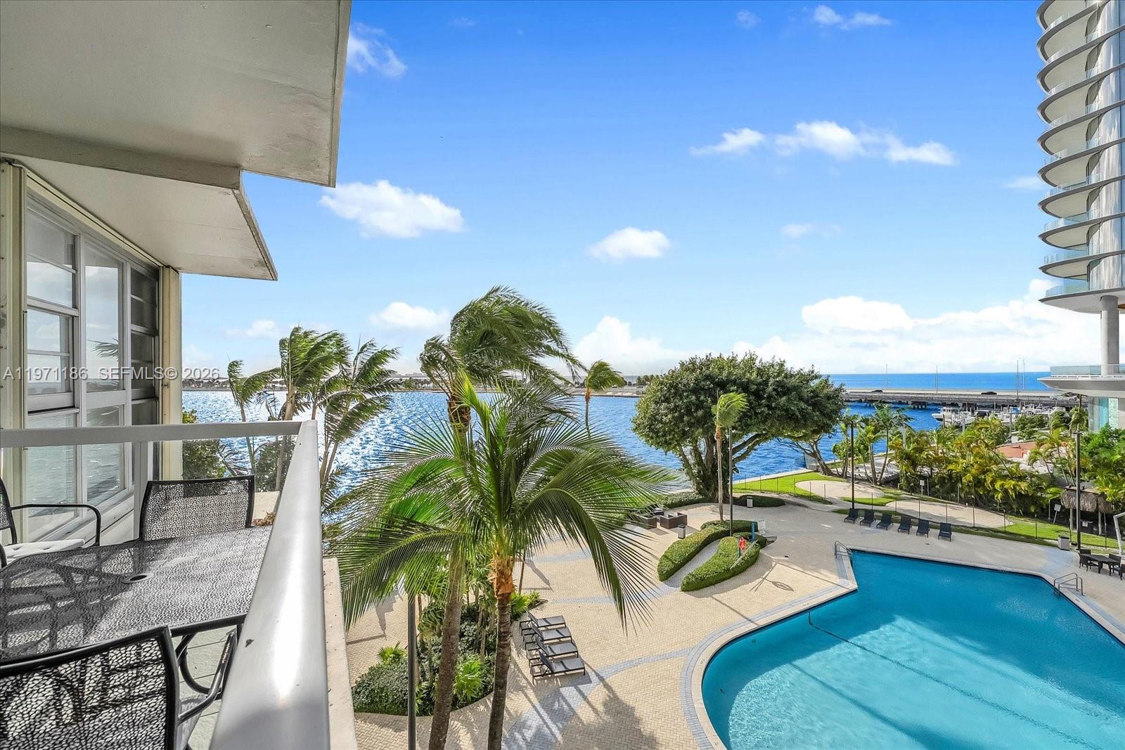 2451 Brickell Ave #4C