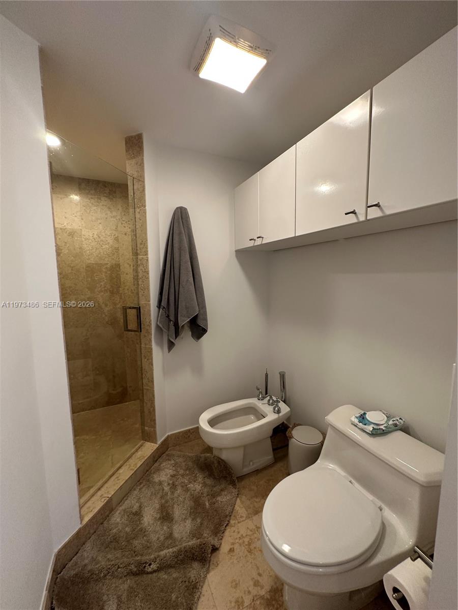 4775 Collins Ave #2407 Miami Beach, FL 33140