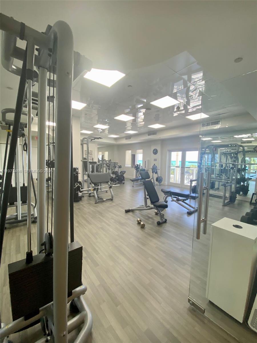 4775 Collins Ave #2407 Miami Beach, FL 33140