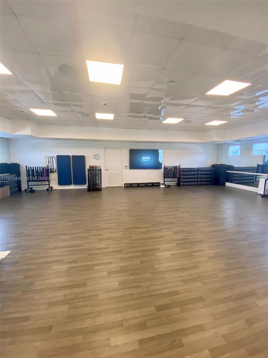 4775 Collins Ave #2407 Miami Beach, FL 33140