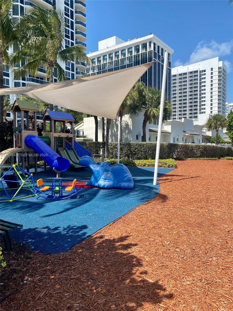 4775 Collins Ave #2407 Miami Beach, FL 33140