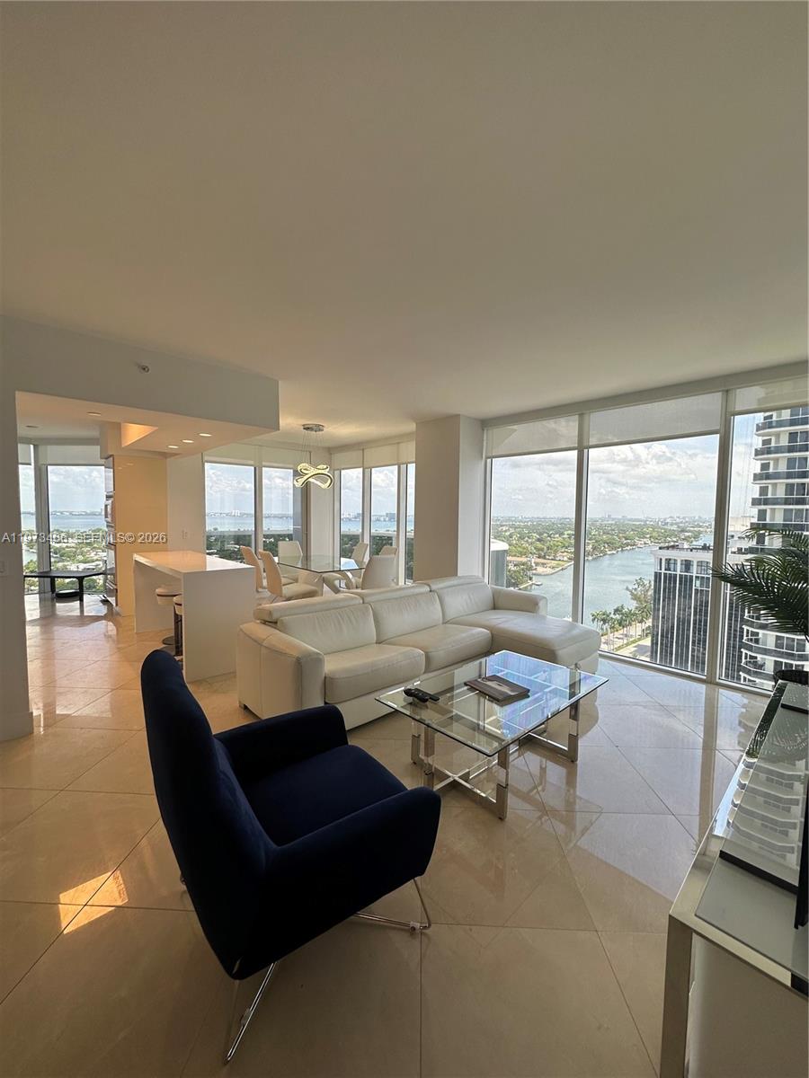 4775 Collins Ave #2407 Miami Beach, FL 33140