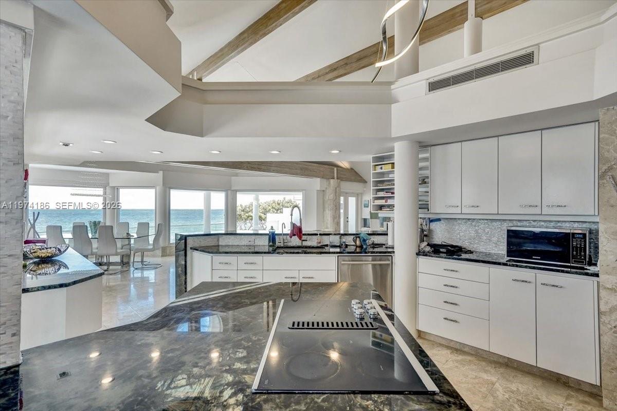 Undisclosed Address Fort Lauderdale, FL 33308