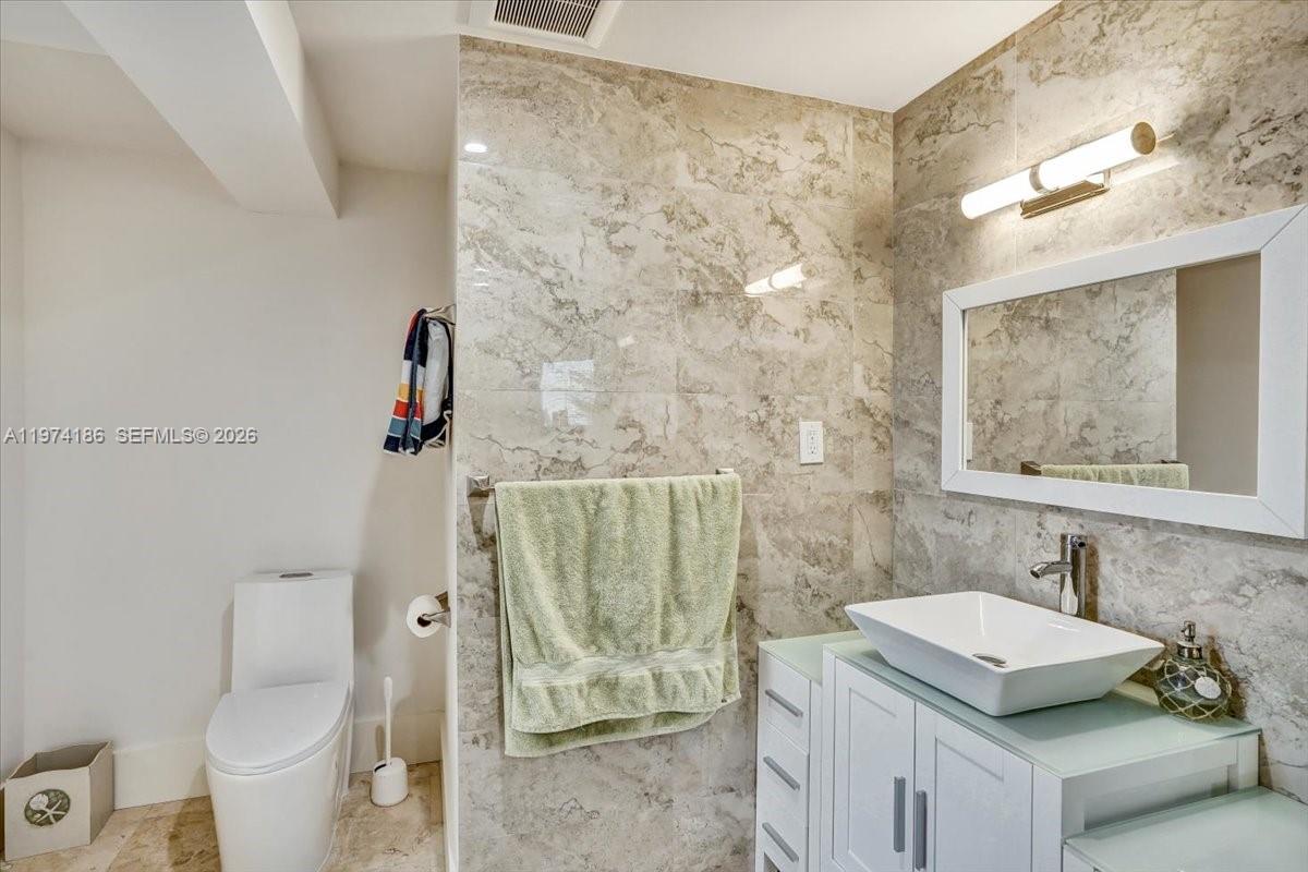 Undisclosed Address Fort Lauderdale, FL 33308