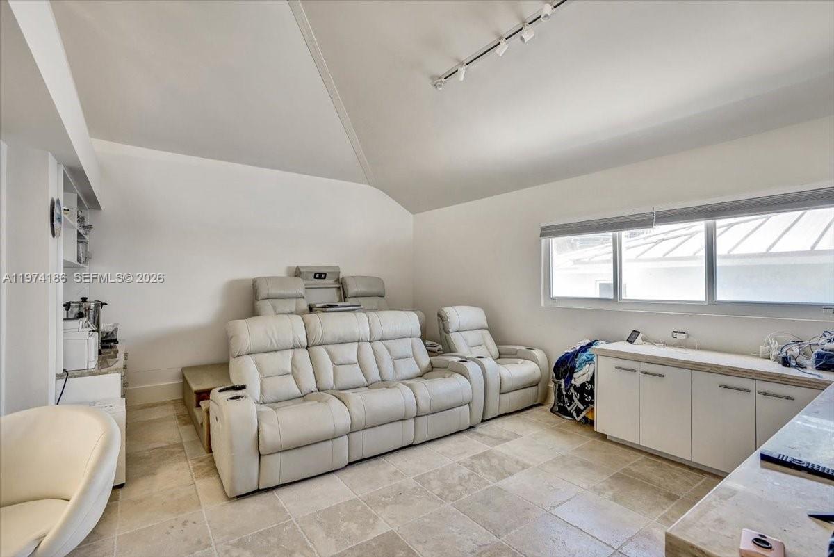 Undisclosed Address Fort Lauderdale, FL 33308