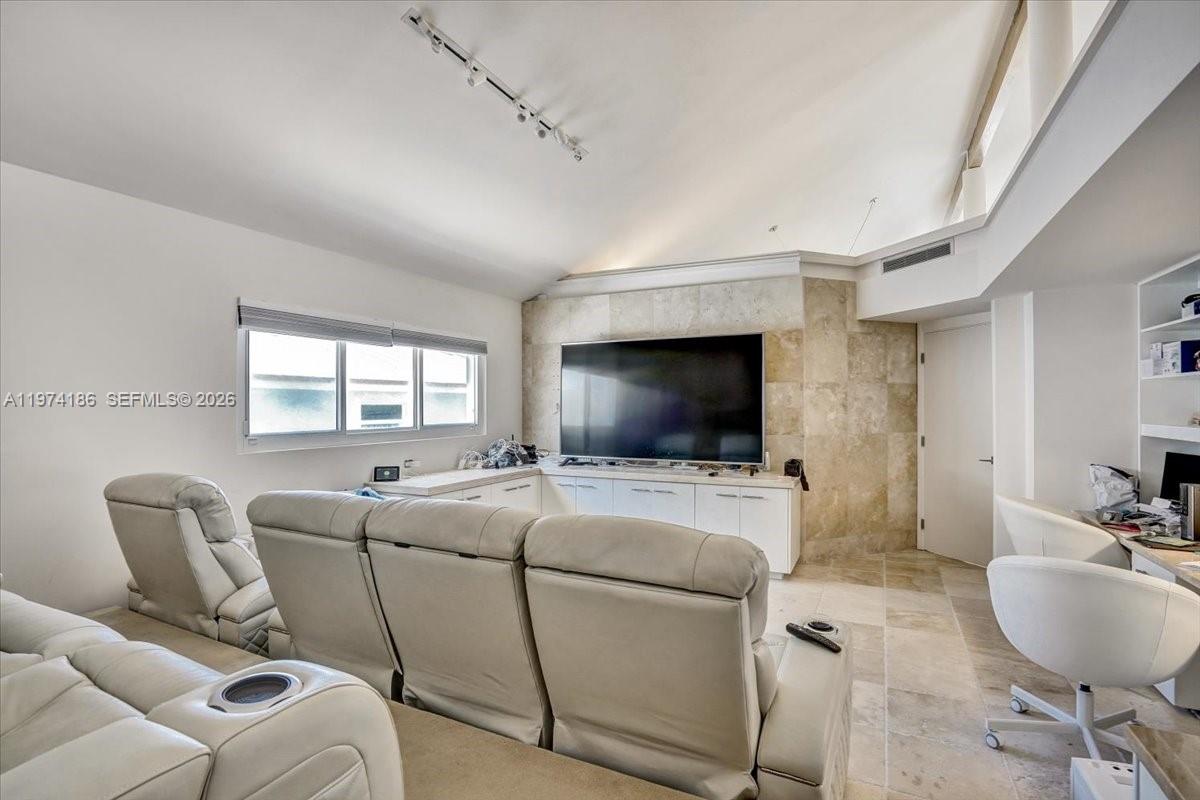 Undisclosed Address Fort Lauderdale, FL 33308