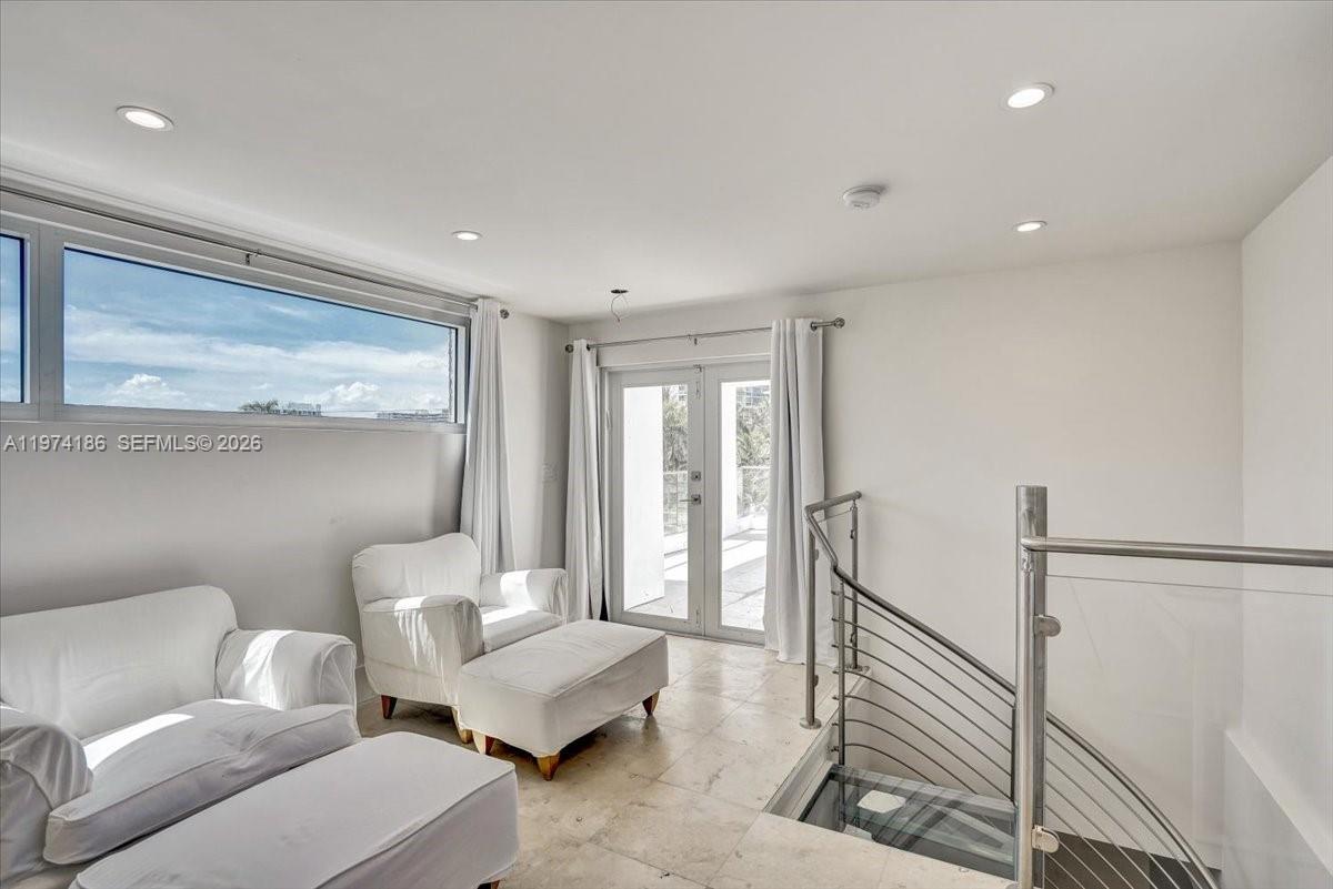 Undisclosed Address Fort Lauderdale, FL 33308