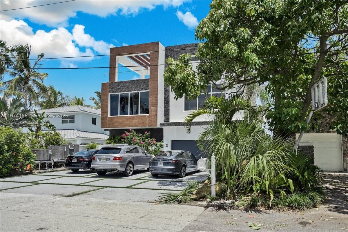 Undisclosed Address Fort Lauderdale, FL 33308