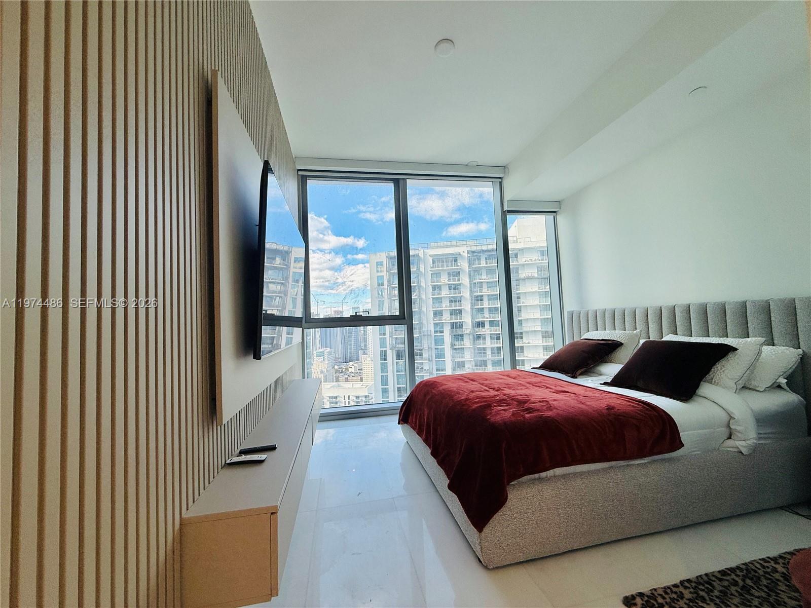 300 Biscayne Blvd Way #3908 Miami, FL 33131