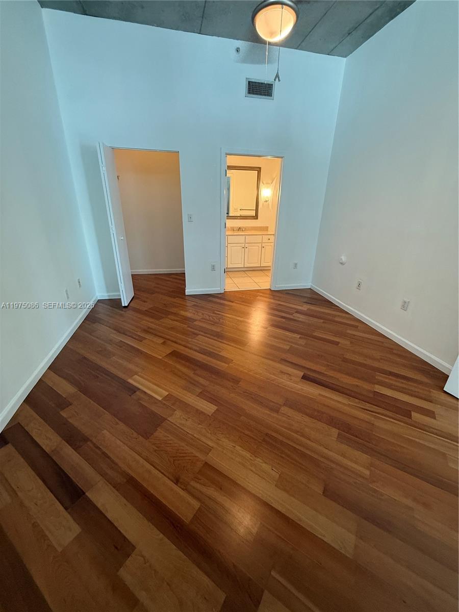 image Cite on the Bay East27