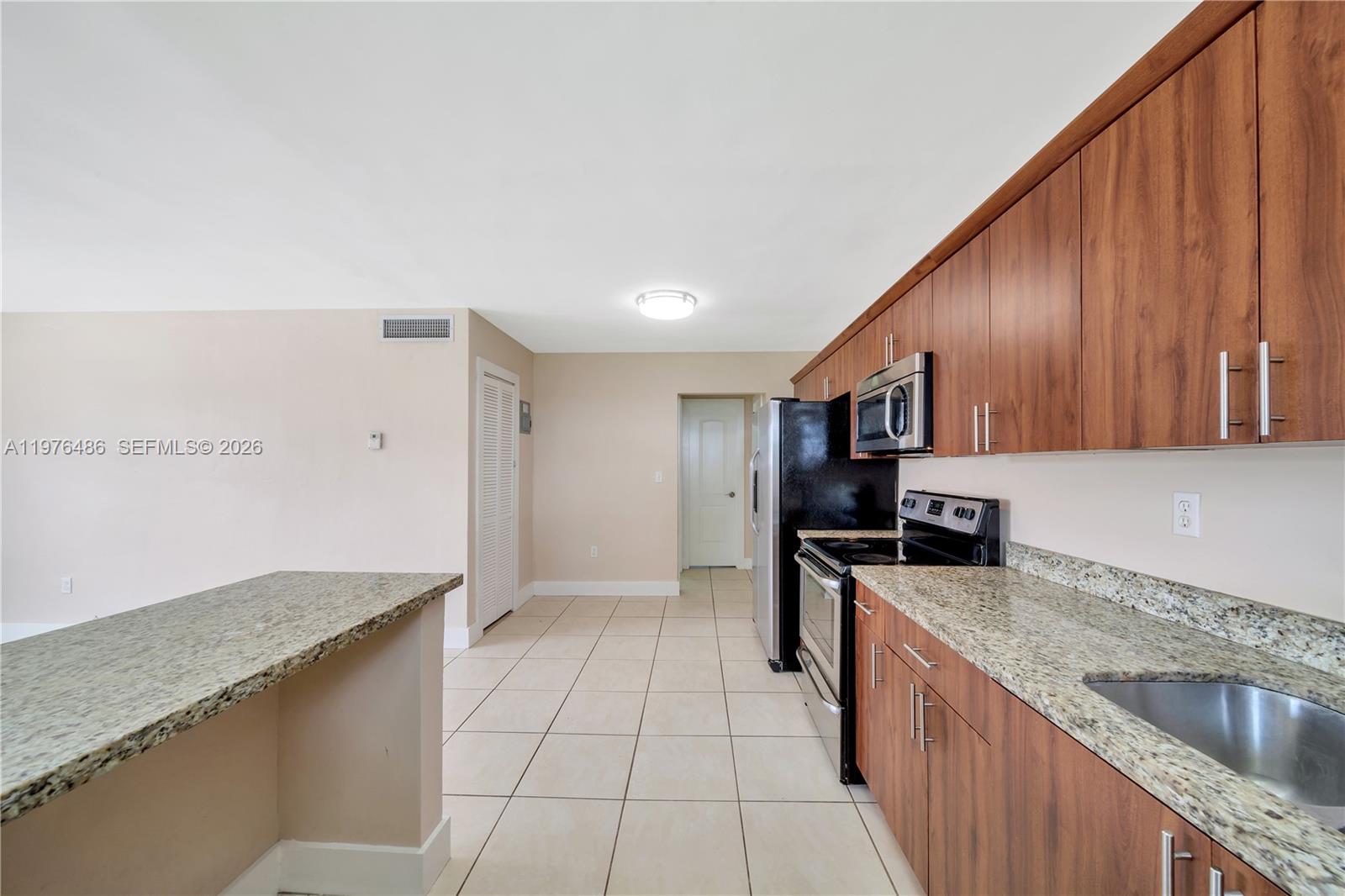 592 NE 150th St #1 Miami, FL 33161