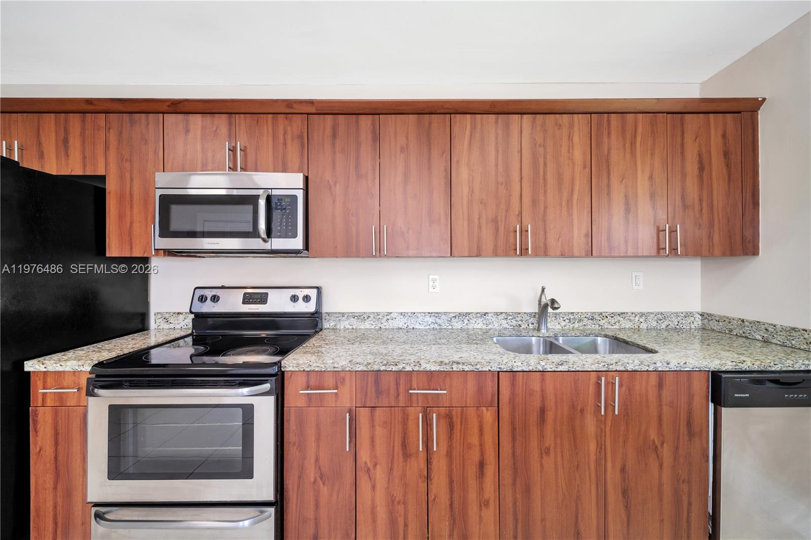 592 NE 150th St #1 Miami, FL 33161