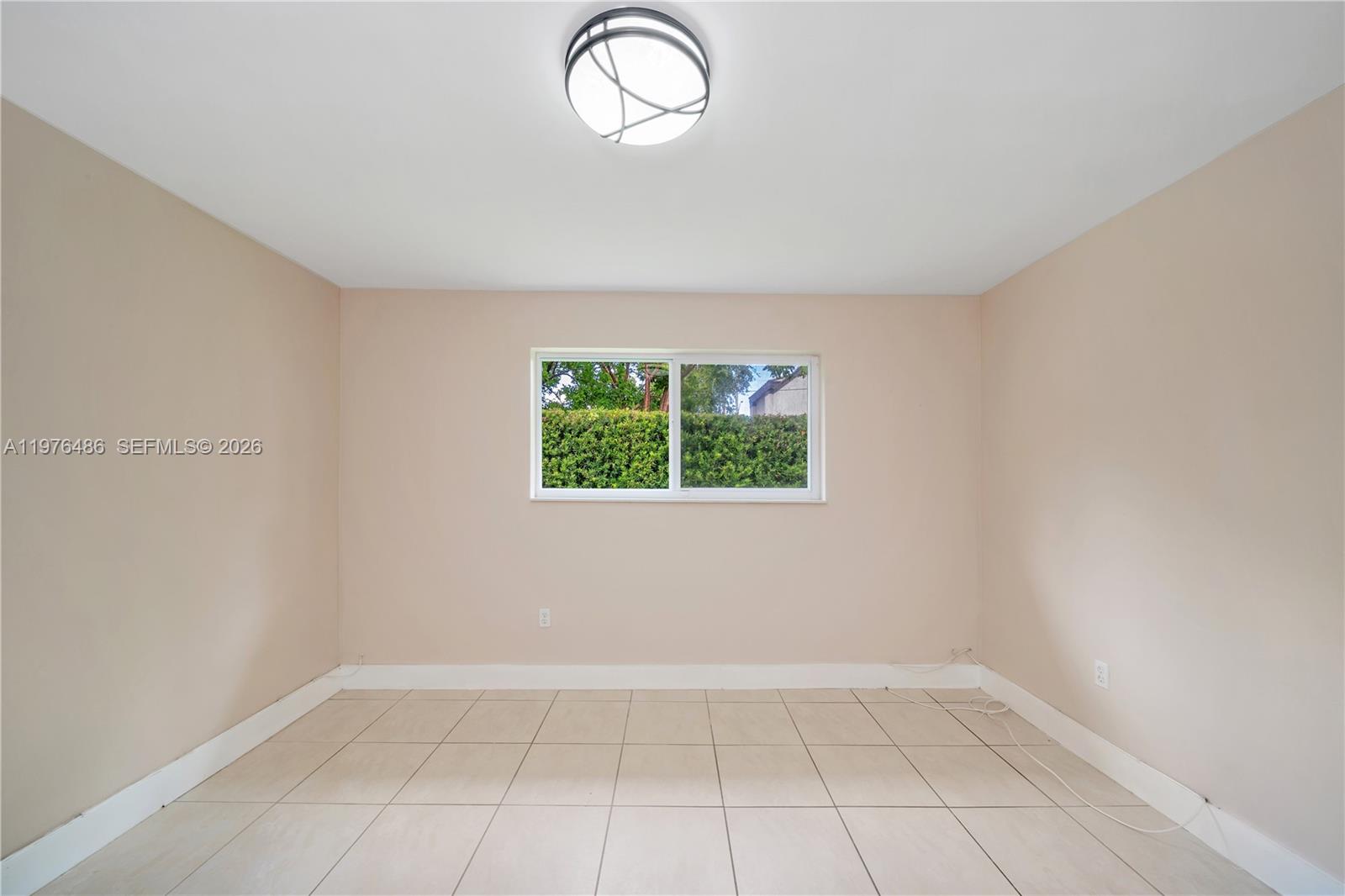 592 NE 150th St #1 Miami, FL 33161