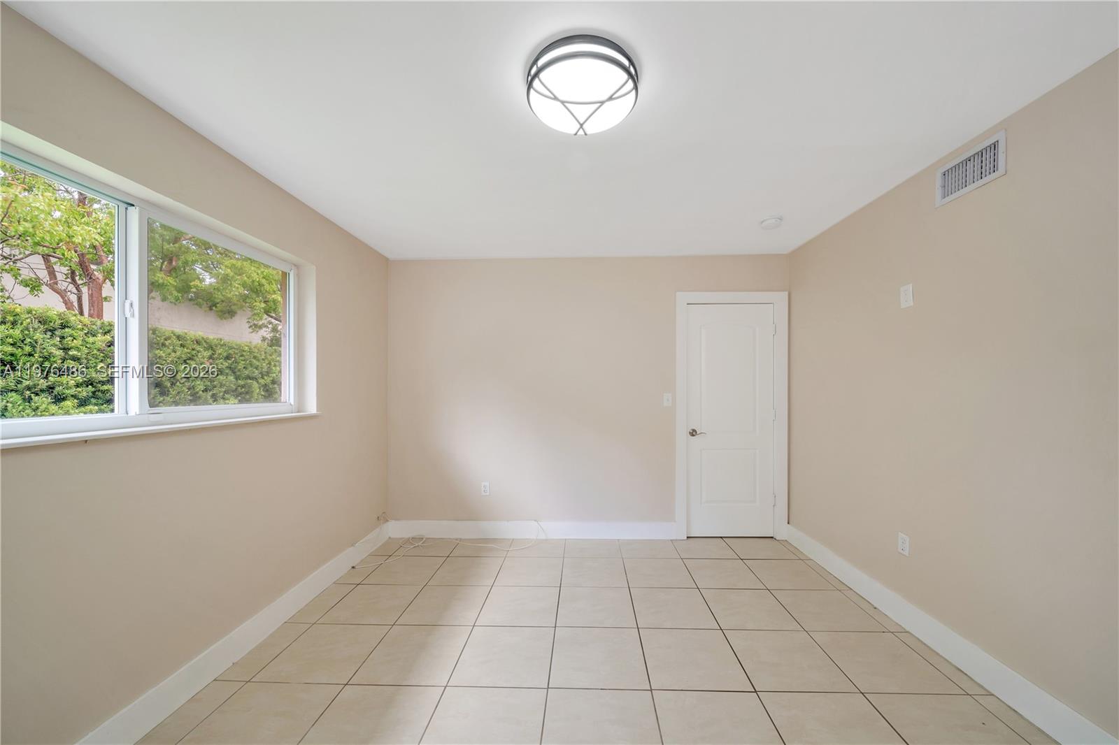 592 NE 150th St #1 Miami, FL 33161