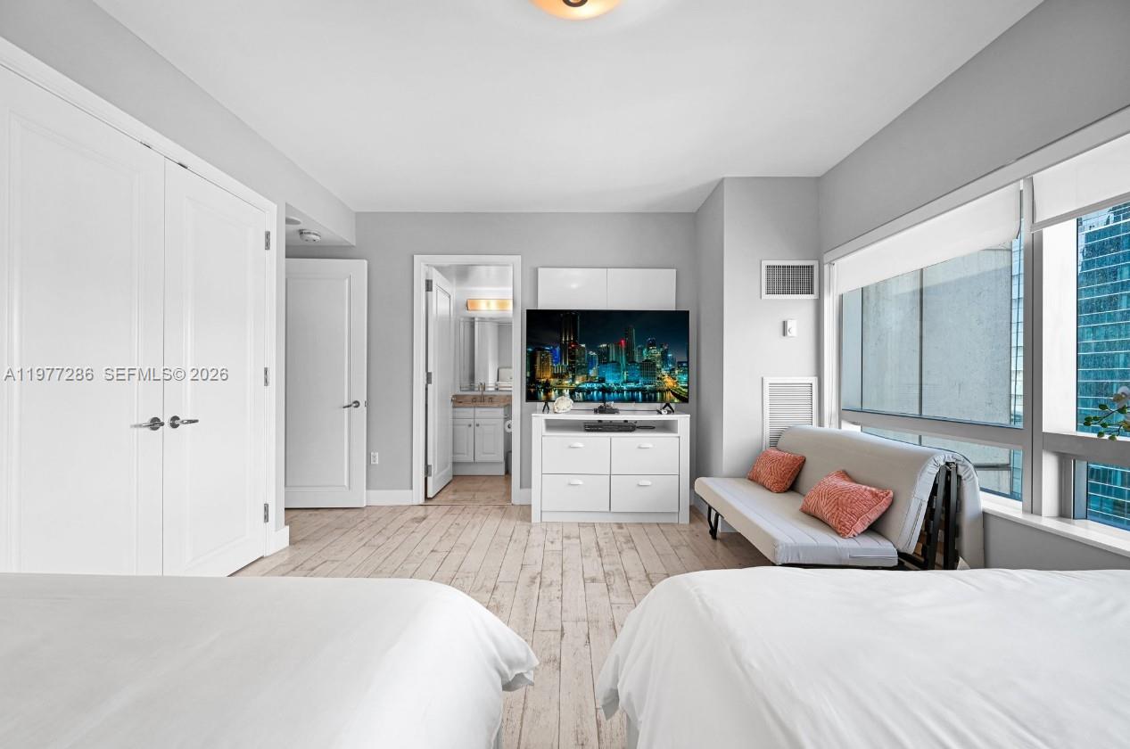 1435 Brickell Ave #3401 Miami, FL 33131