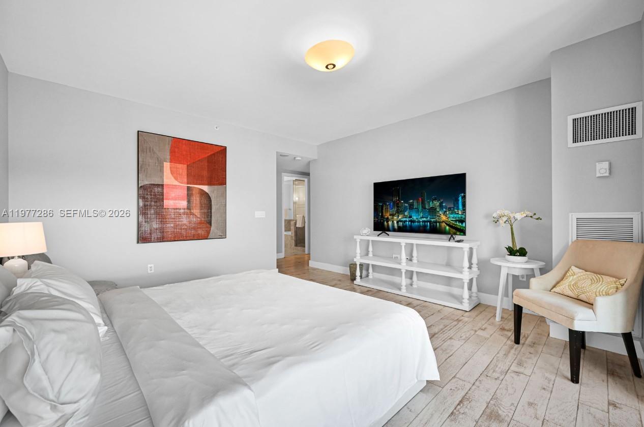 1435 Brickell Ave #3401 Miami, FL 33131