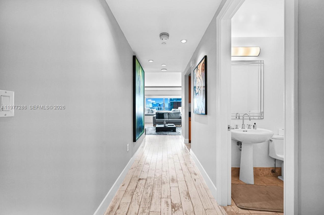 1435 Brickell Ave #3401 Miami, FL 33131