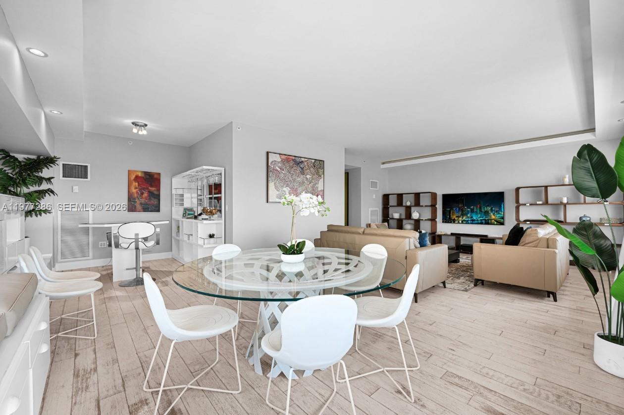 1435 Brickell Ave #3401 Miami, FL 33131