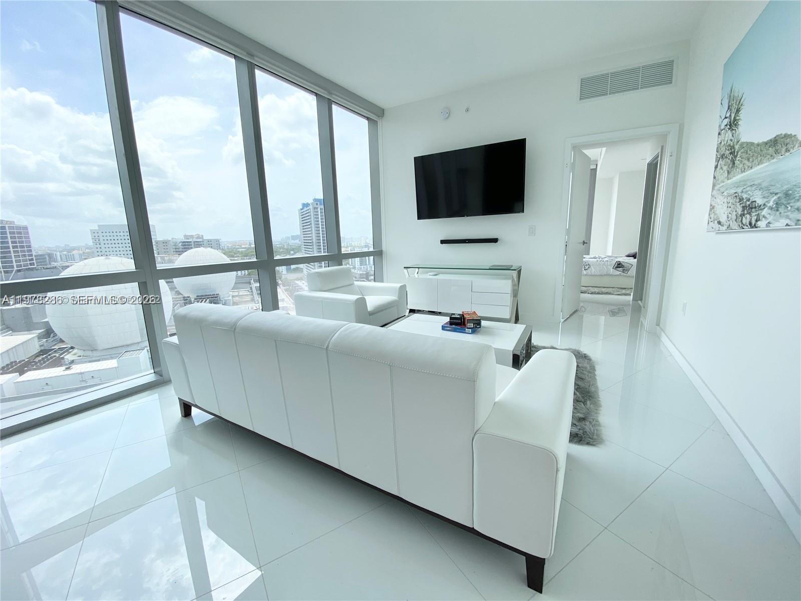 image Paramount Miami Worldcenter1