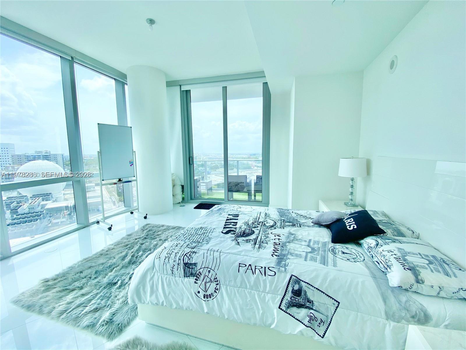 image Paramount Miami Worldcenter2