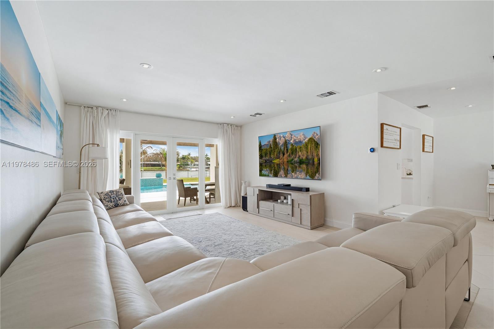 11012 SW 117th St Miami, FL 33176