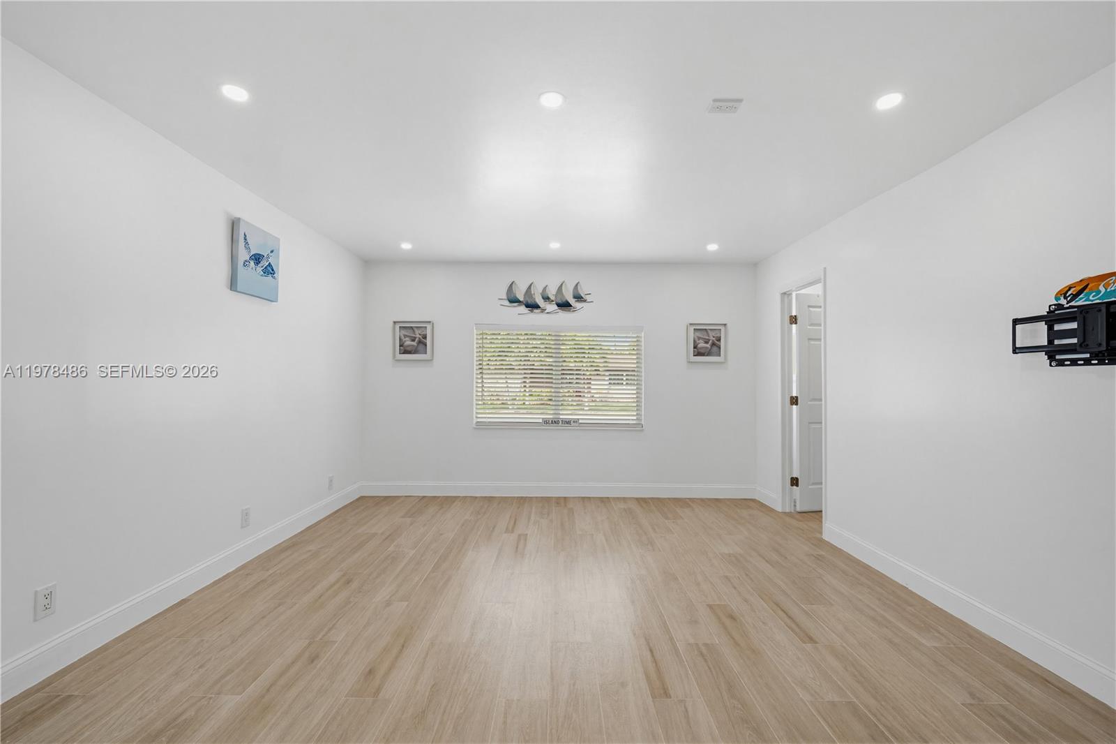 11012 SW 117th St Miami, FL 33176