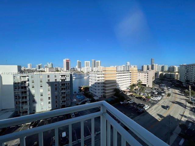 427 Golden Isles Dr #9G