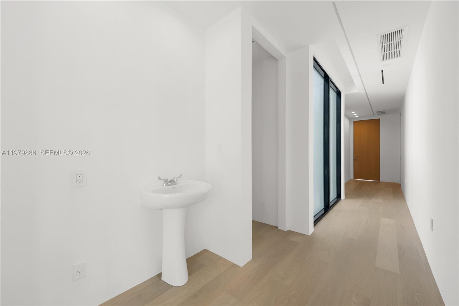 2094 Prairie Ave Miami Beach, FL 33139