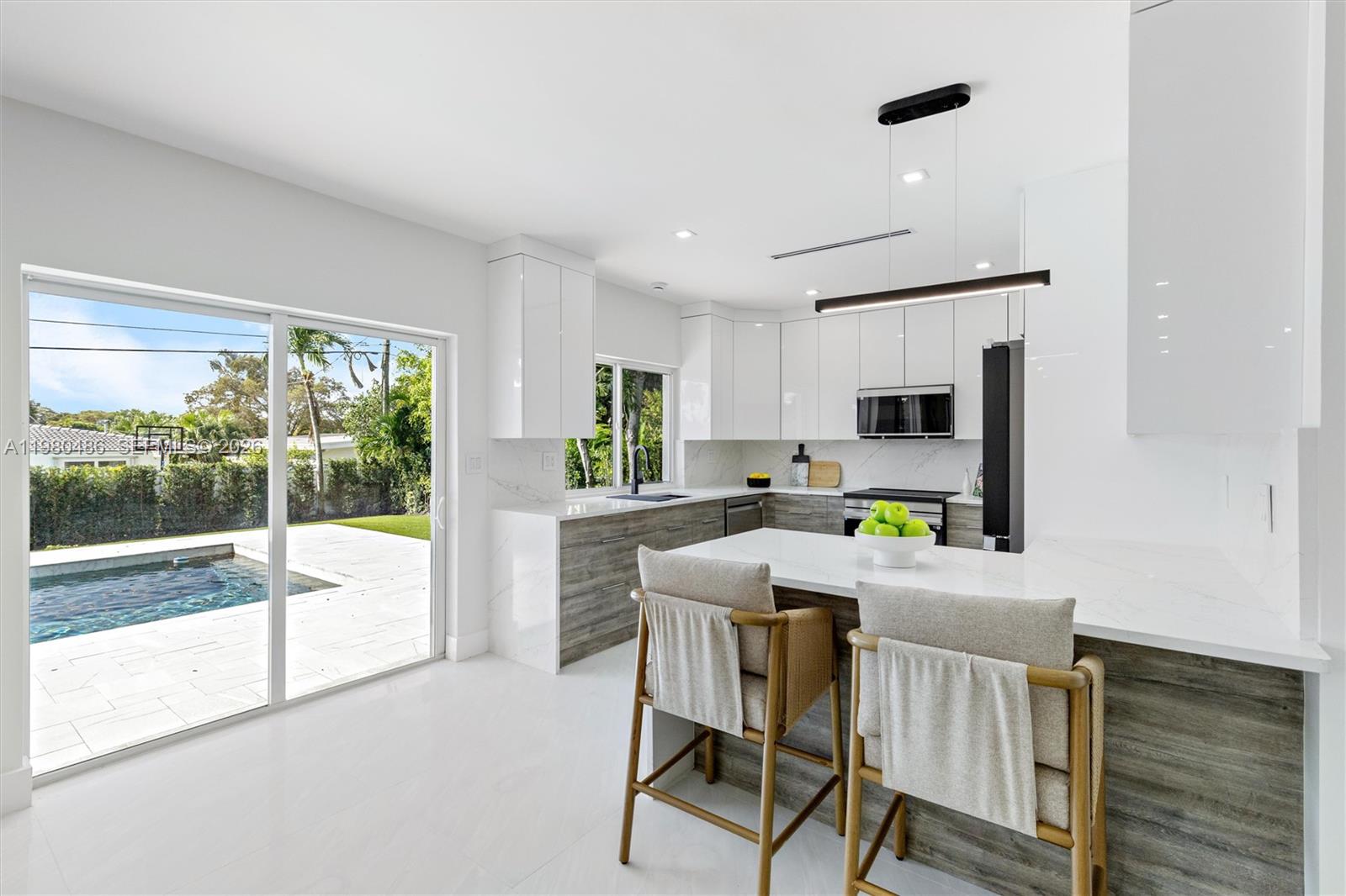 1840 NE 199th St Miami, FL 33179