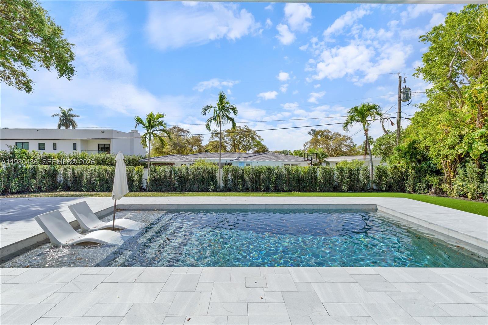 1840 NE 199th St Miami, FL 33179