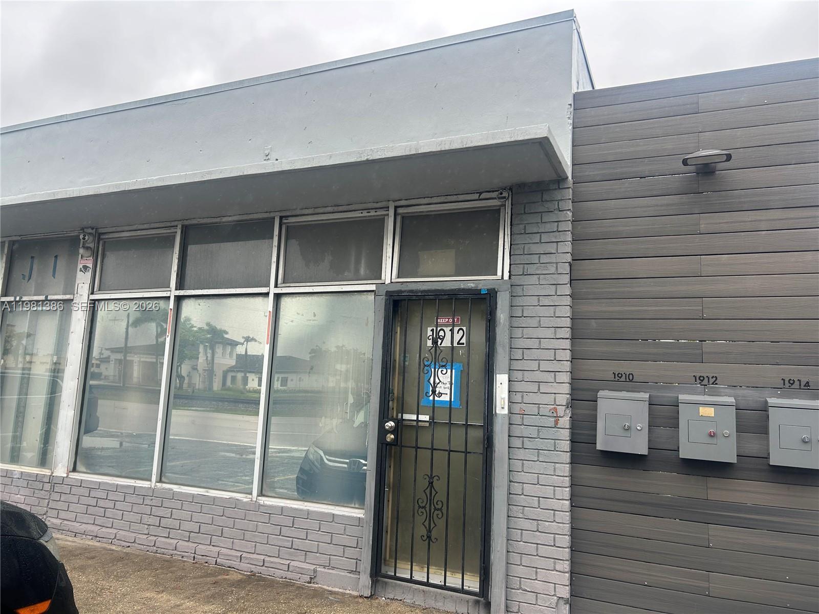 1910 N Dixie Hwy #1912