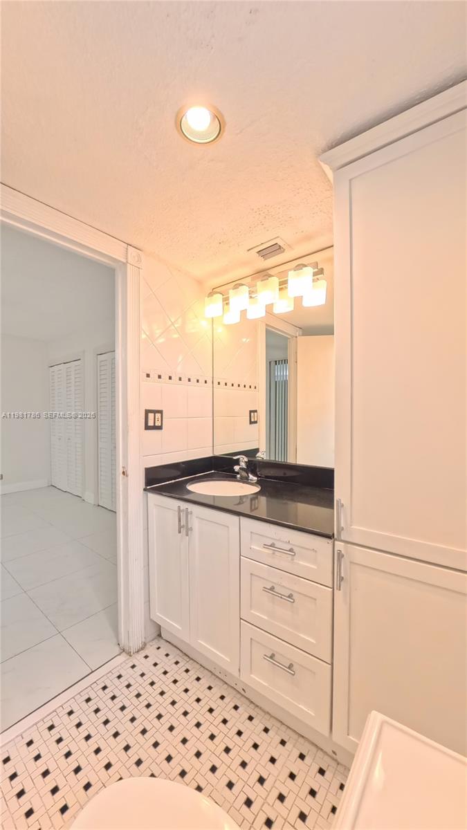20300 W Country Clb Dr #PH18-3 Aventura, FL 33180