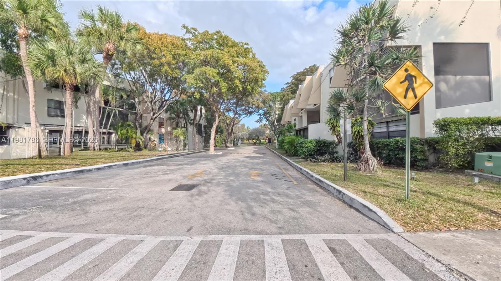 20300 W Country Clb Dr #PH18-3 Aventura, FL 33180