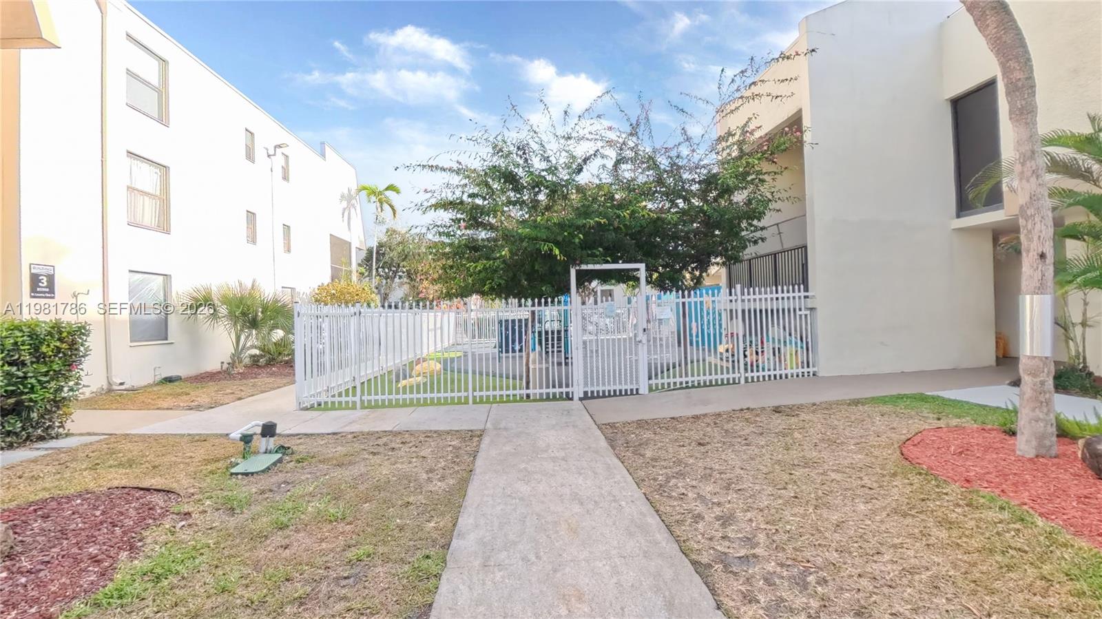 20300 W Country Clb Dr #PH18-3 Aventura, FL 33180
