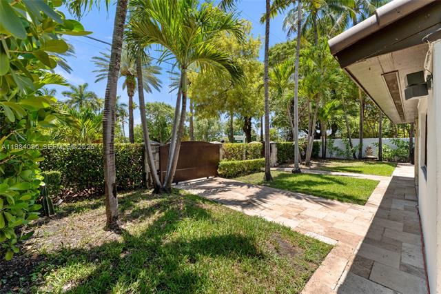 2054 Alton Rd Miami Beach, FL 33140
