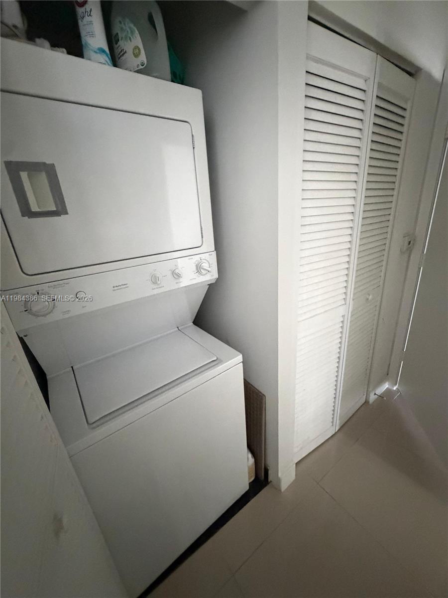 1111 SW 1st Ave #1821-N Miami, FL 33130