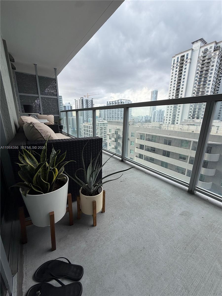 1111 SW 1st Ave #1821-N Miami, FL 33130