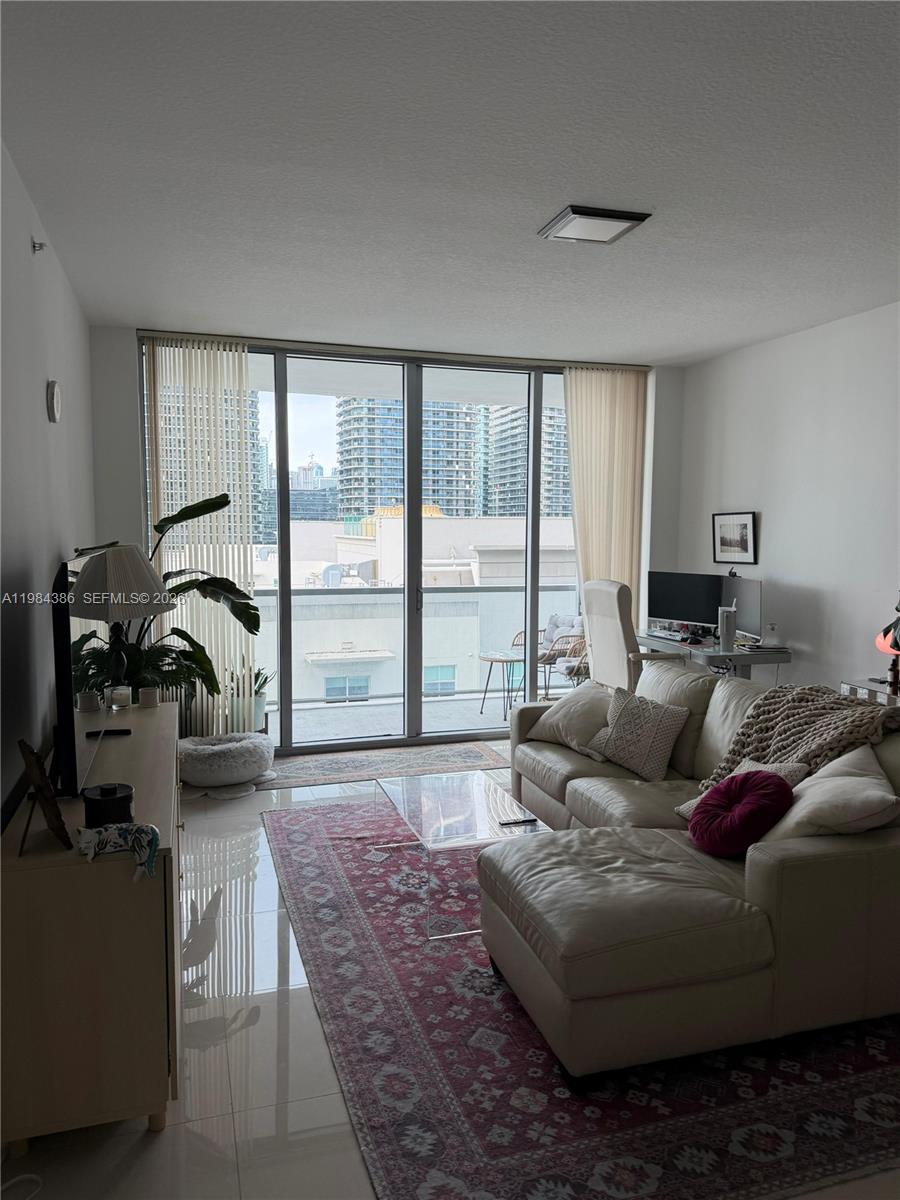 1111 SW 1st Ave #1821-N Miami, FL 33130