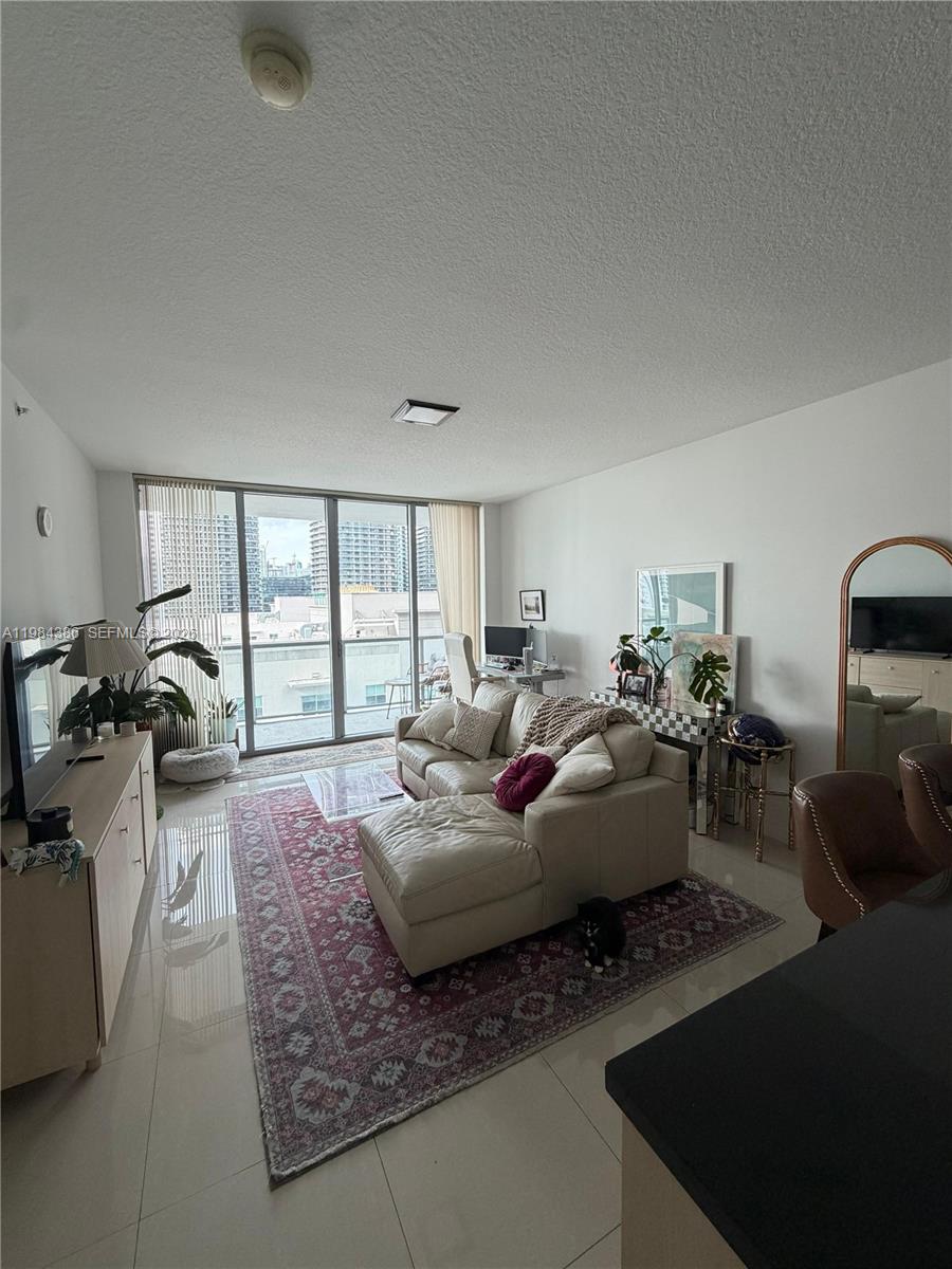 1111 SW 1st Ave #1821-N Miami, FL 33130