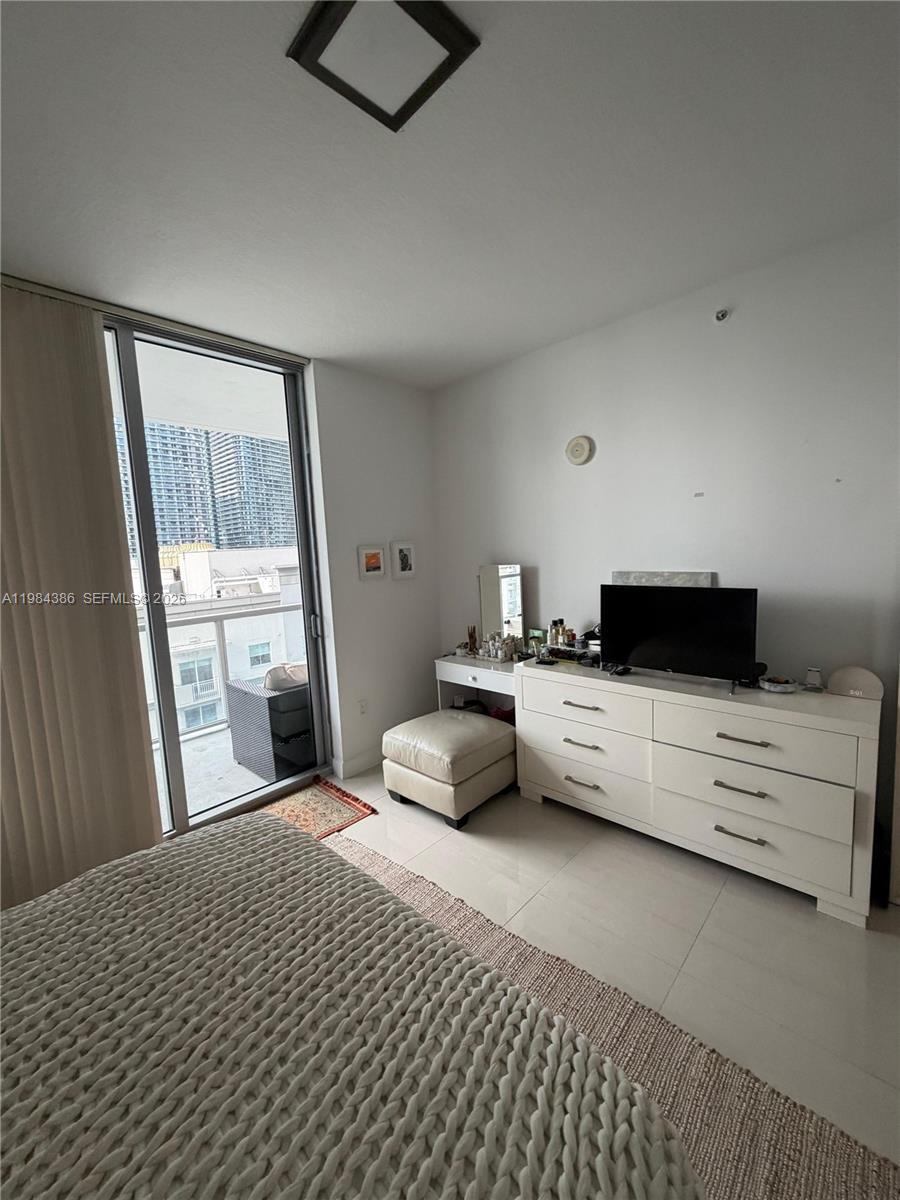 1111 SW 1st Ave #1821-N Miami, FL 33130