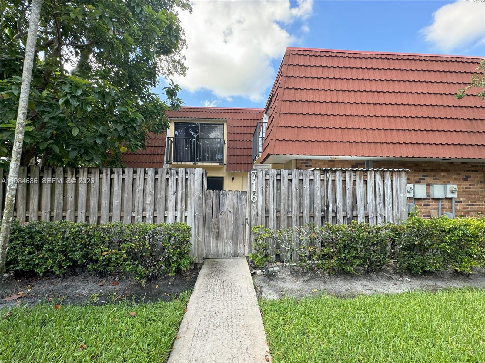 716 NW 98th Way Plantation, FL 33324